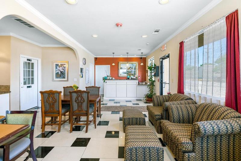 Big Lake Inn Suites