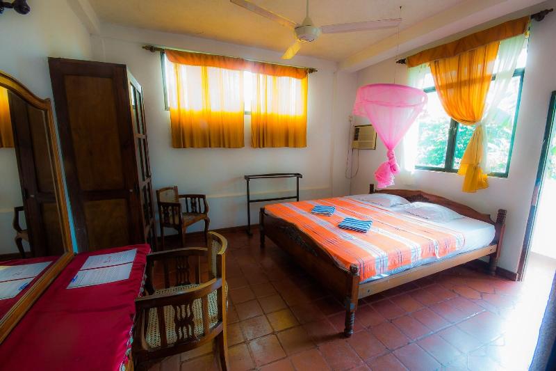 Hotel Gem Land image