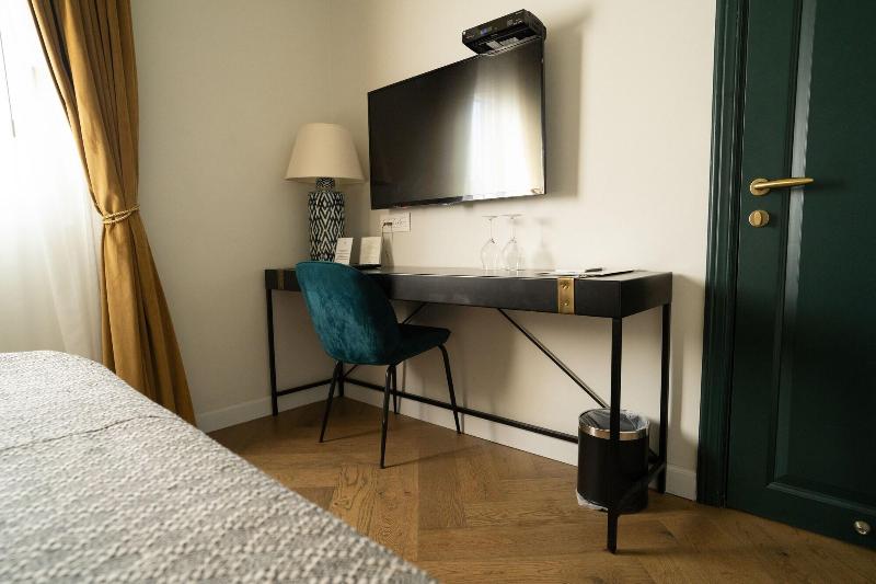Zamarin Hotel image