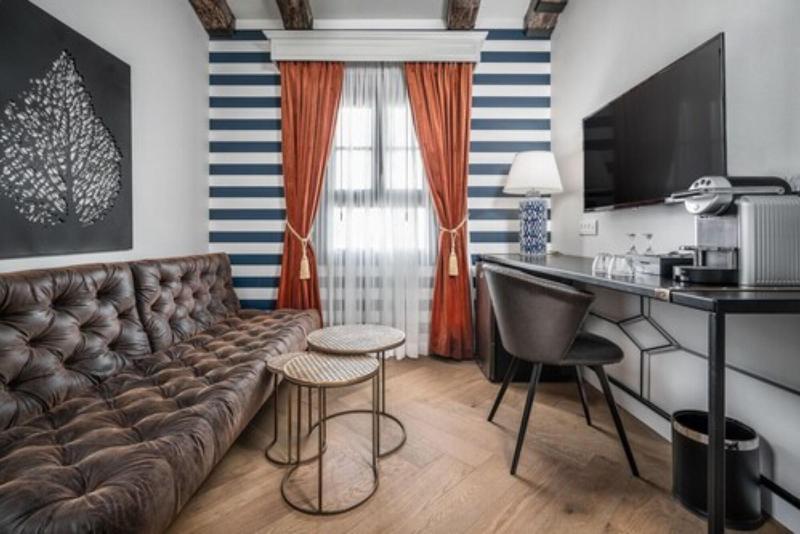 Zamarin Hotel image