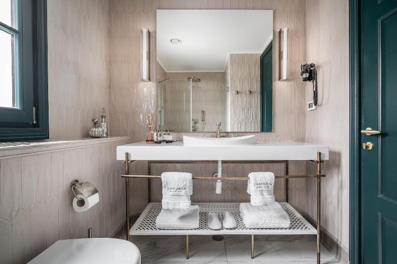 Zamarin Hotel image