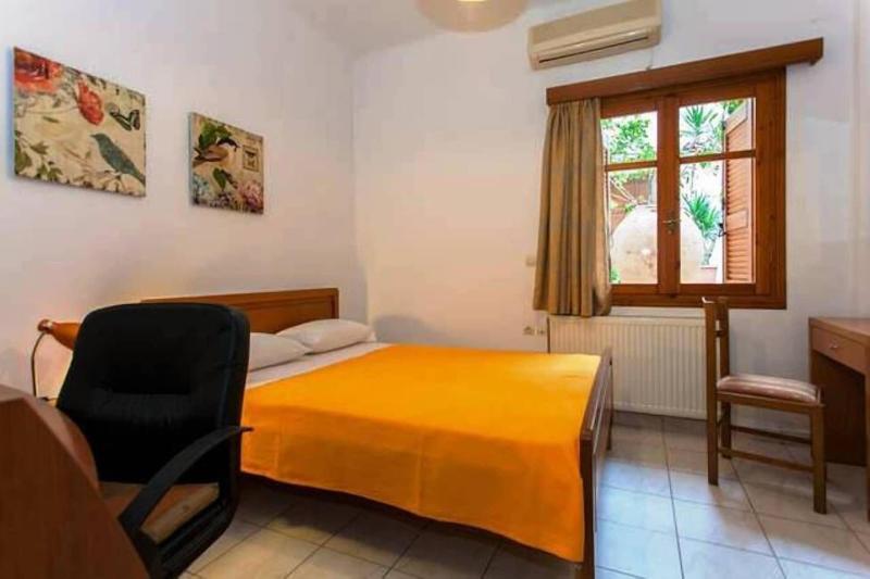 Lilys Apartments image