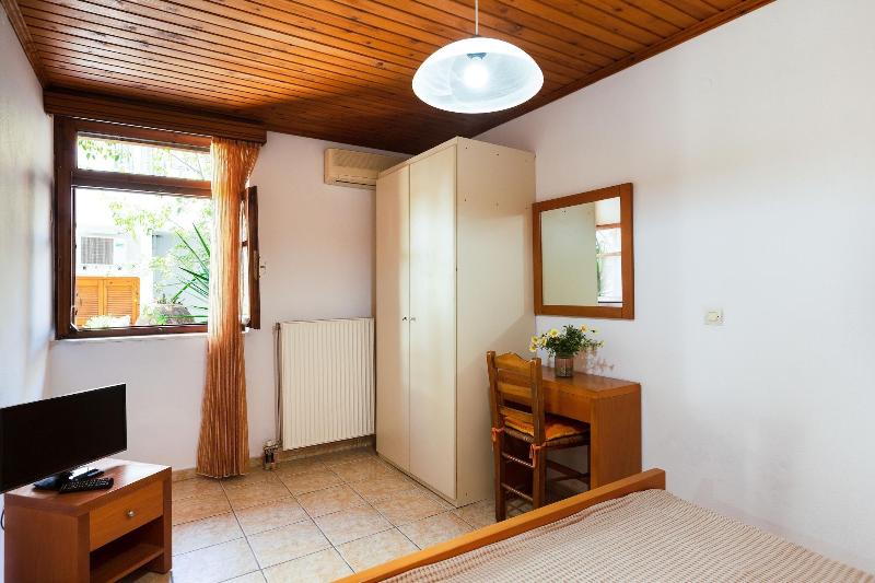Lilys Apartments image