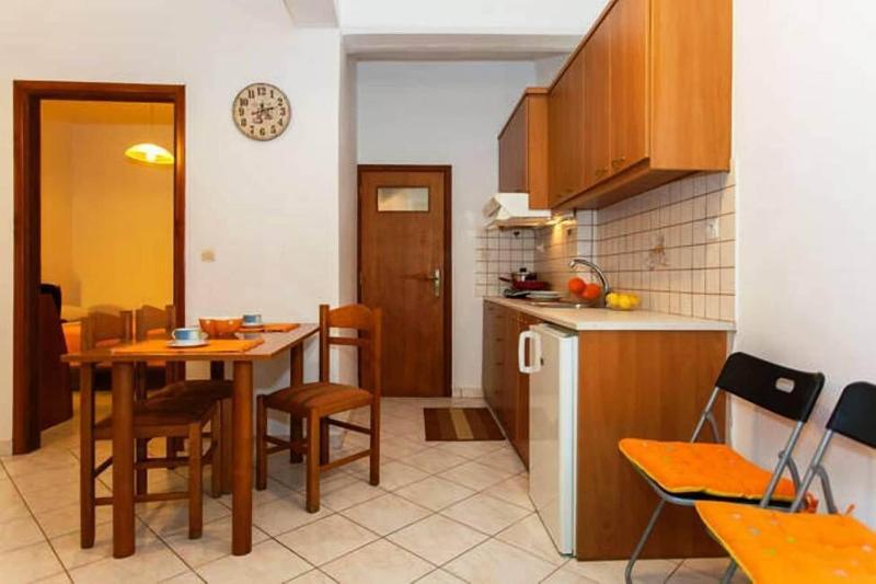 Lilys Apartments image