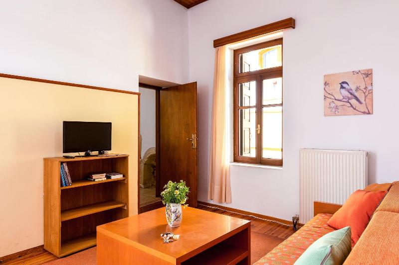 Lilys Apartments image