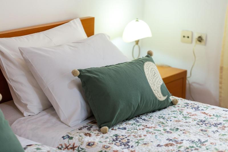 Lilys Apartments image