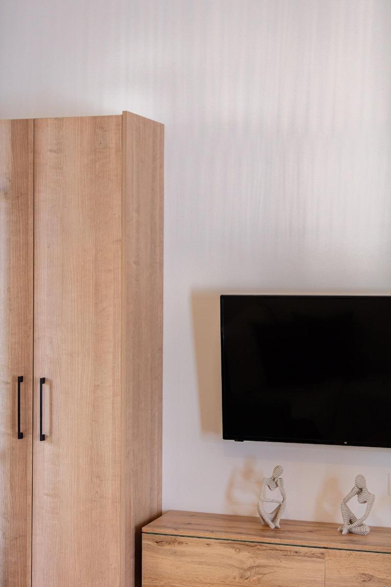 Lilys Apartments image
