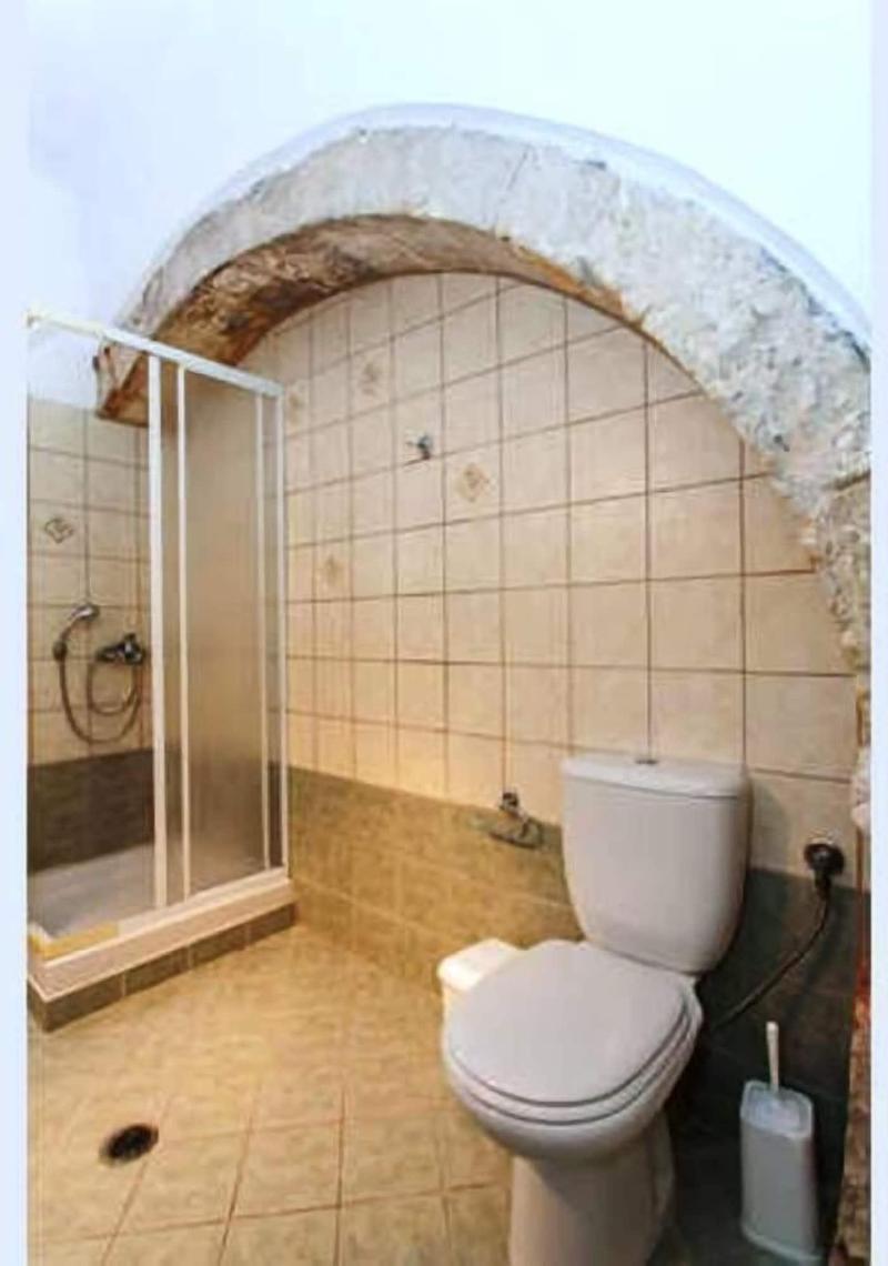 Lilys Apartments image