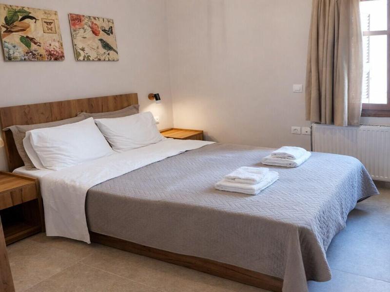Lilys Apartments image