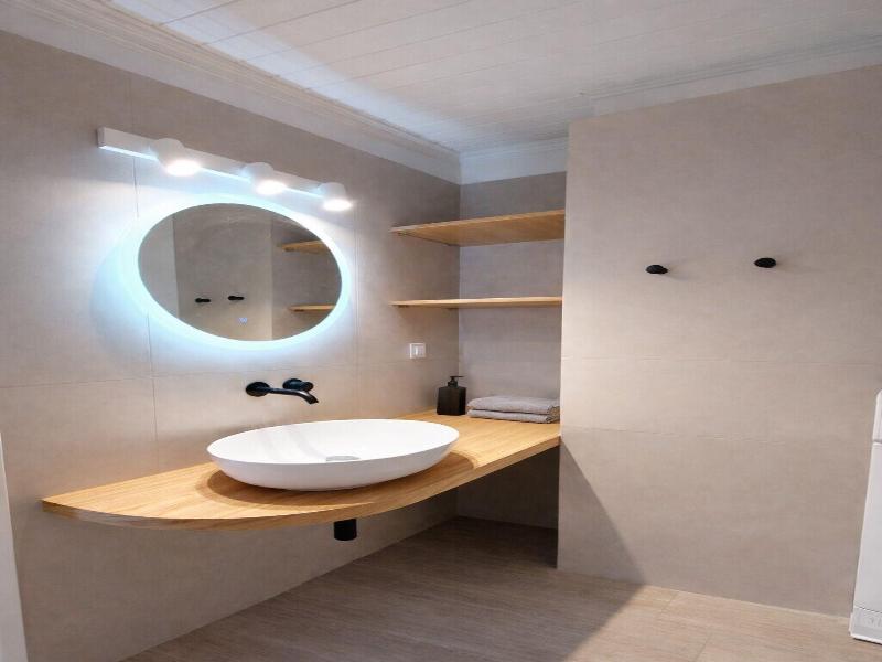 Lilys Apartments image