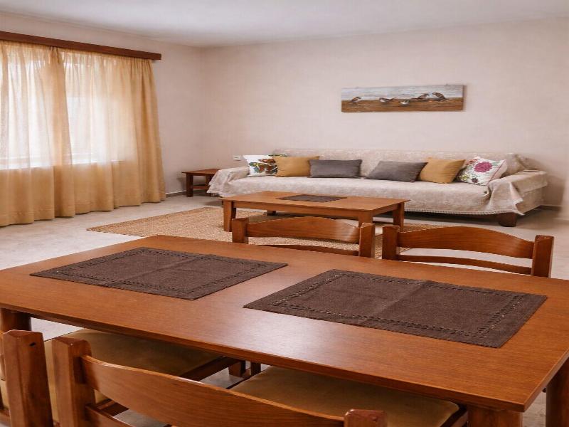 Lilys Apartments image