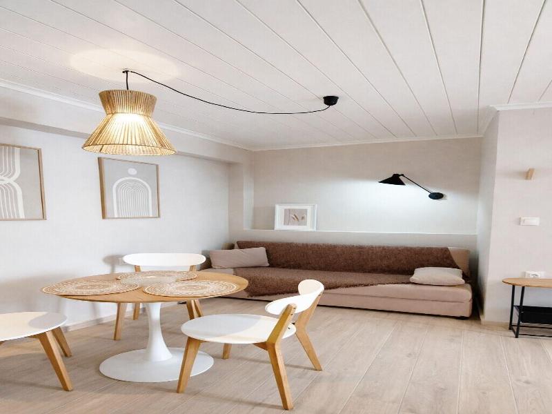 Lilys Apartments image