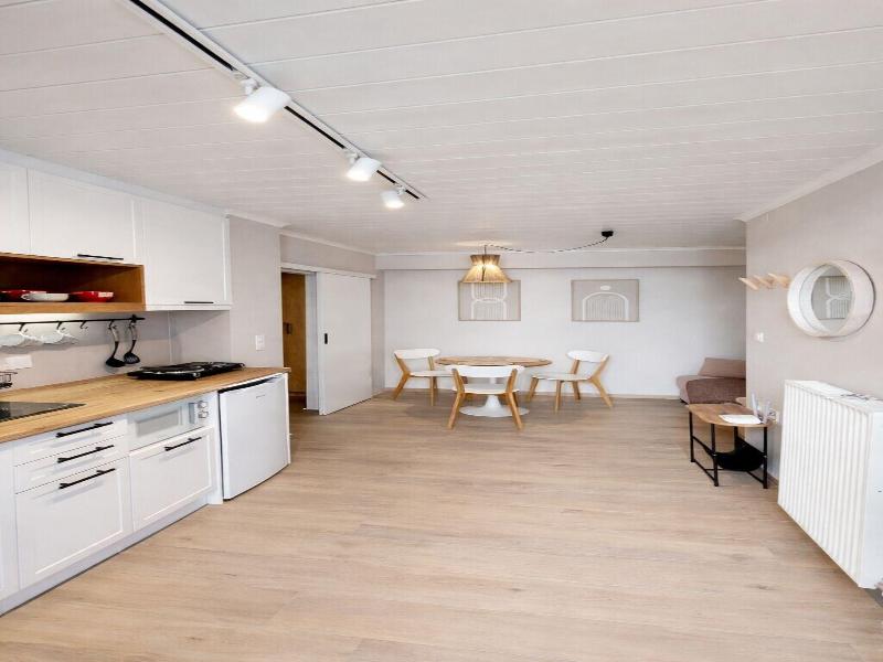 Lilys Apartments image