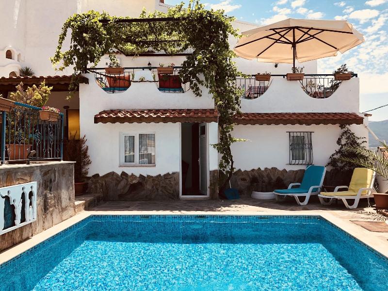 Villa Dreams image