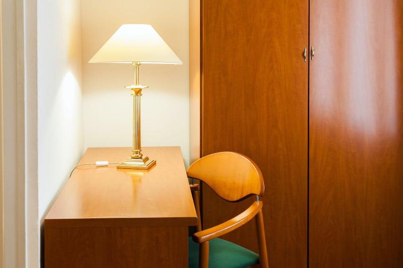 Hostal Roma image