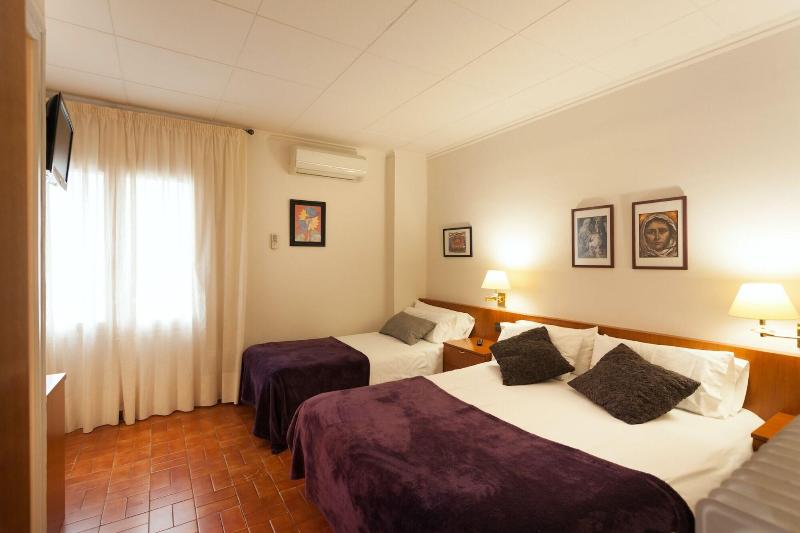 Hostal Roma image