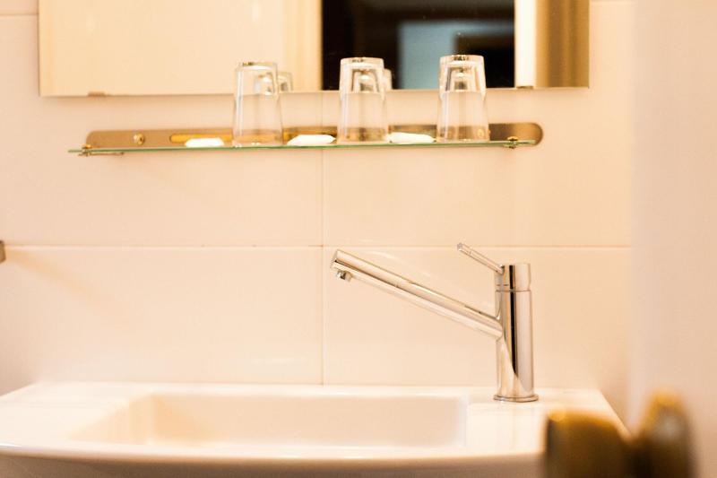 Hostal Roma image