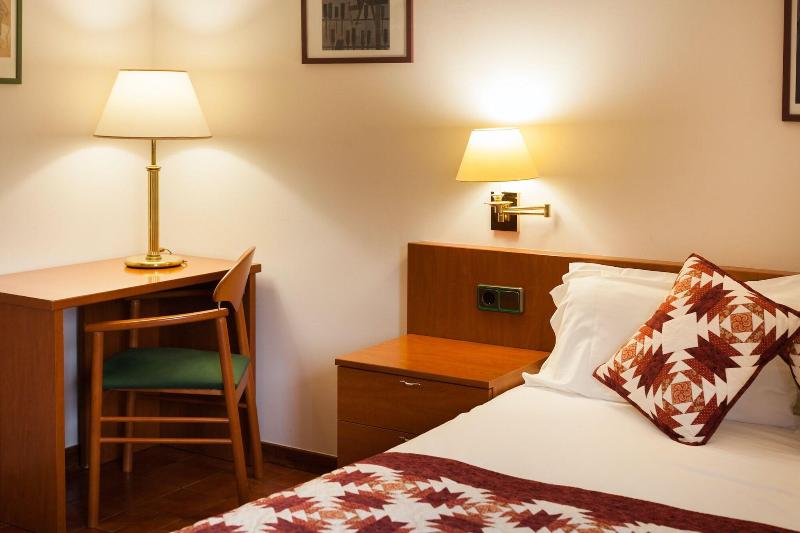 Hostal Roma image