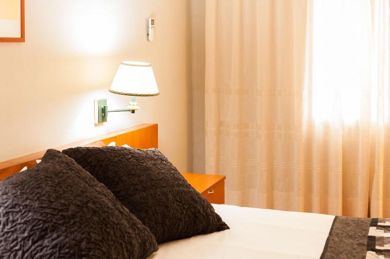 Hostal Roma image