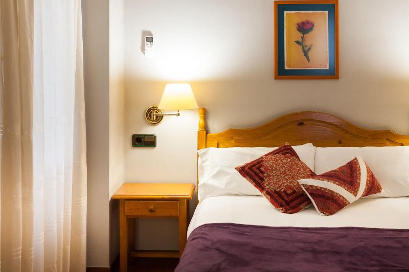 Hostal Roma image