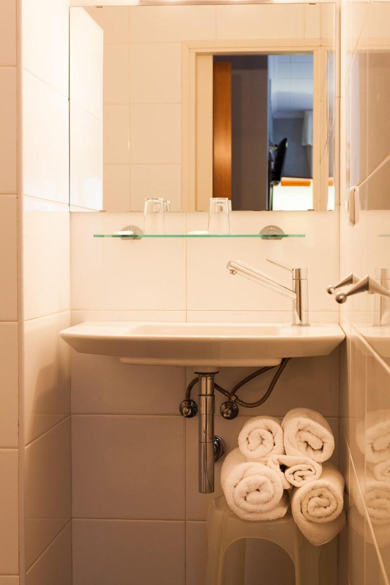 Hostal Roma image