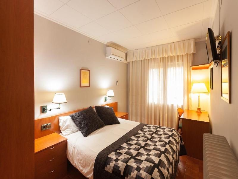 Hostal Roma image