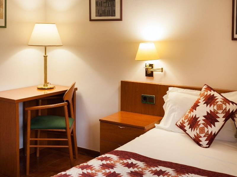 Hostal Roma image