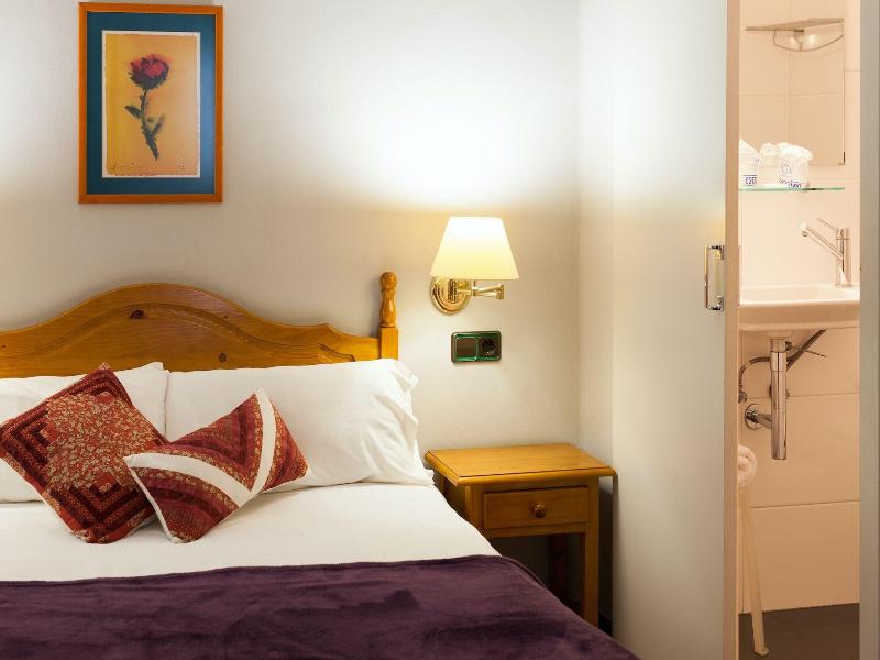 Hostal Roma image