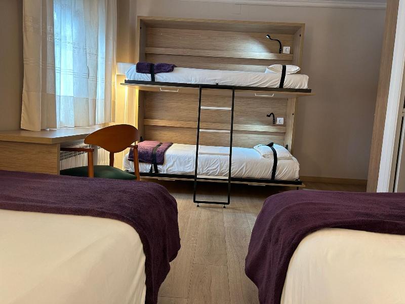 Hostal Roma image