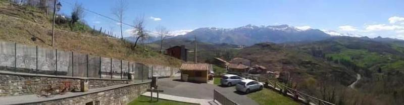 Valle La Fuente image