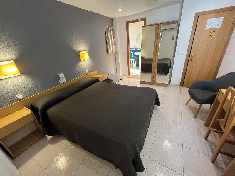 Hostal Tarra S image