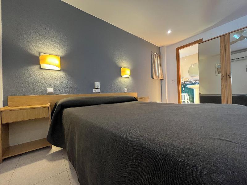 Hostal Tarra S image