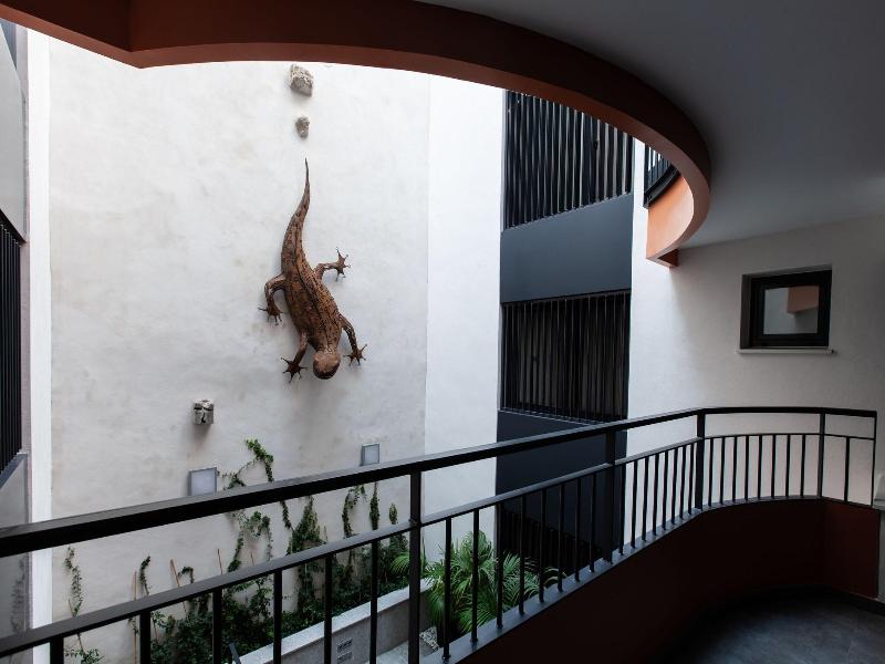 Apartamentos Maier image