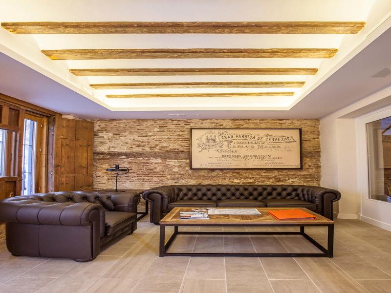 Apartamentos Maier image