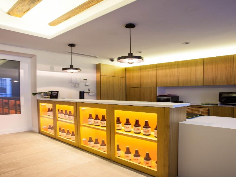 Apartamentos Maier image