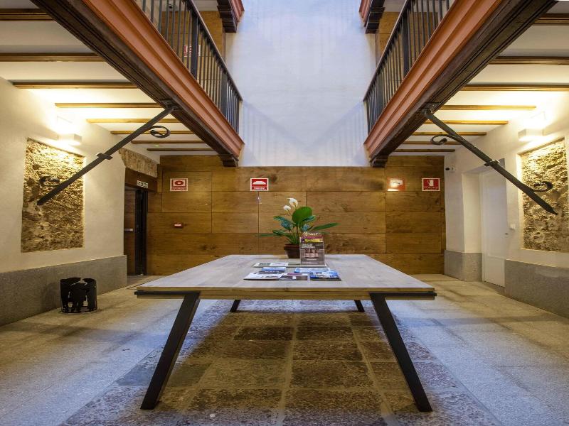 Apartamentos Maier image