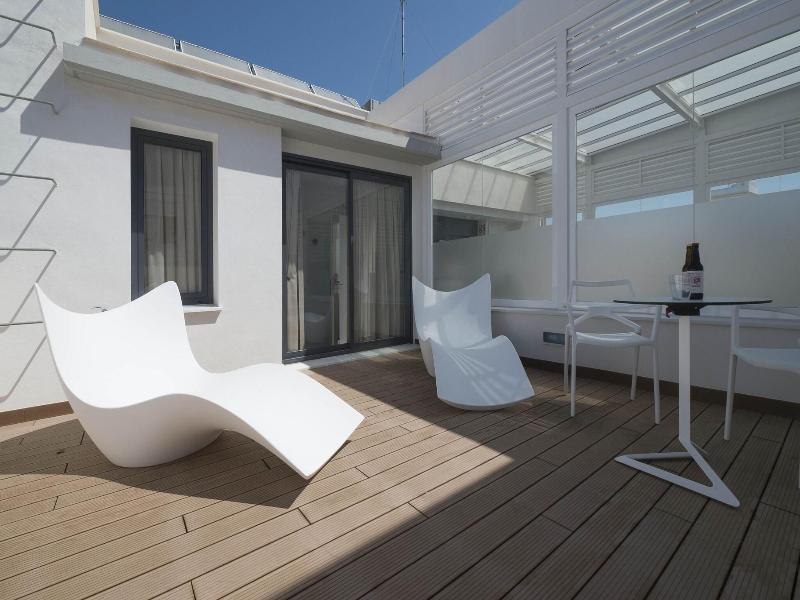 Apartamentos Maier image