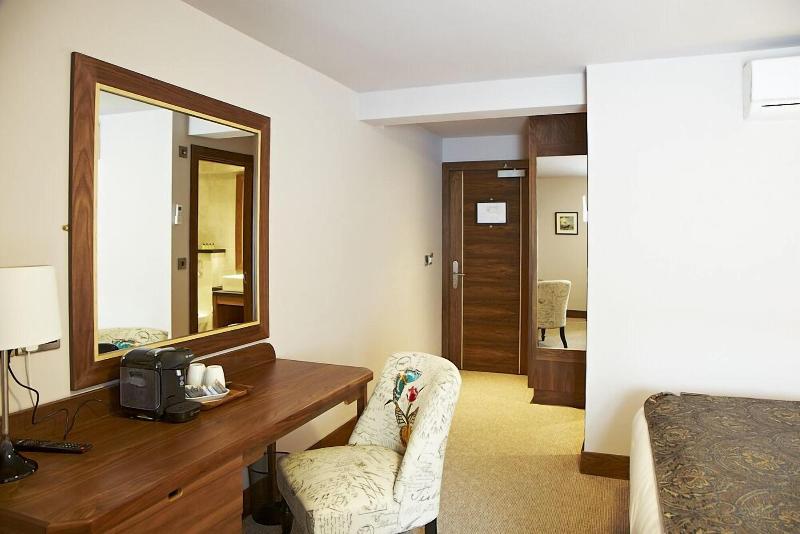 Clody Lodge image