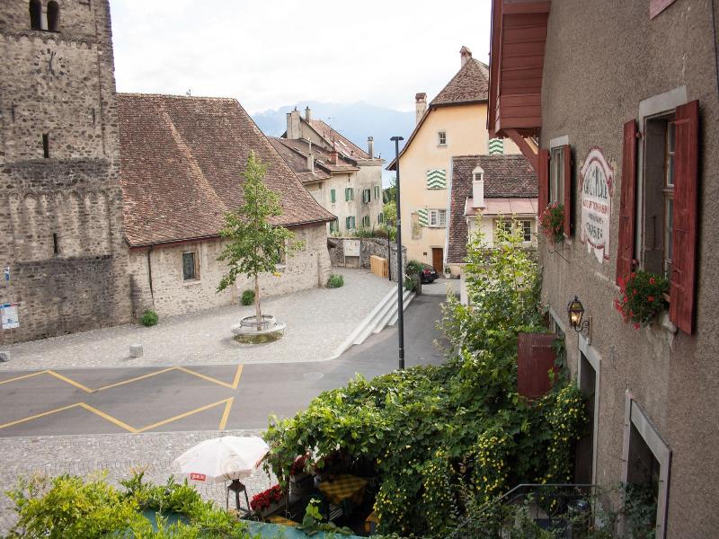 Hotel De La Place image