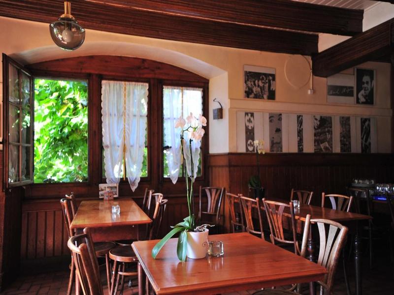 Hotel De La Place image