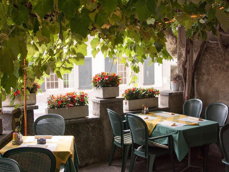 Hotel De La Place image