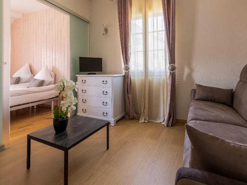 Hotel De La Place image