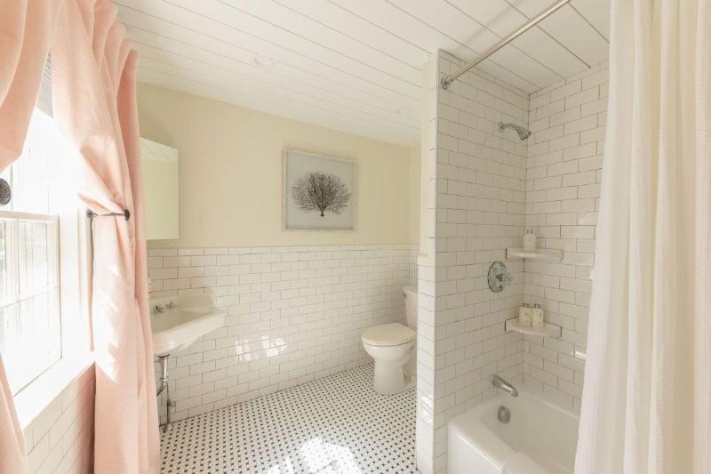 Sally Webster Inn image