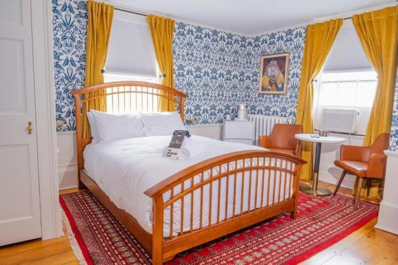 Sally Webster Inn image