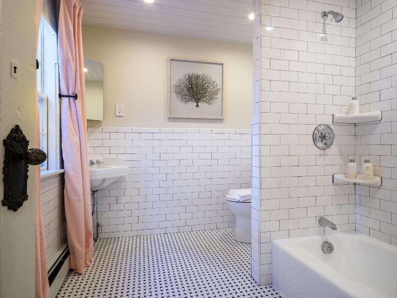 Sally Webster Inn image