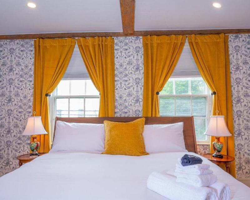 Sally Webster Inn image