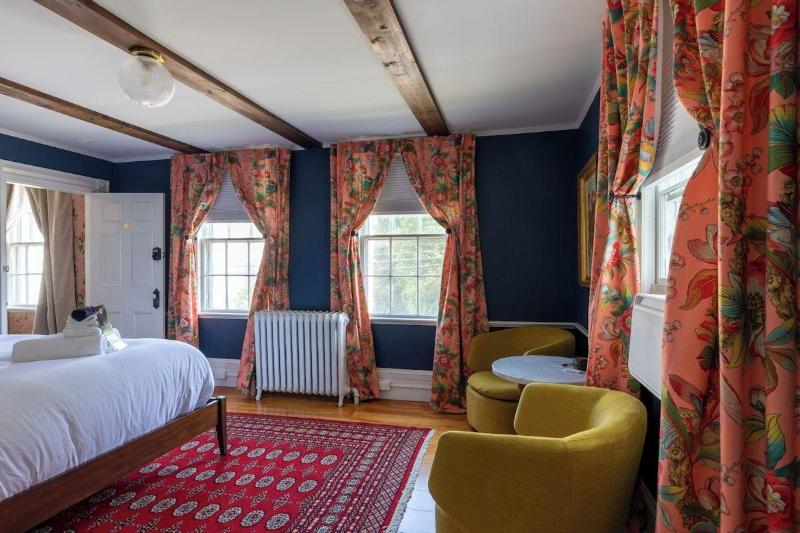 Sally Webster Inn image