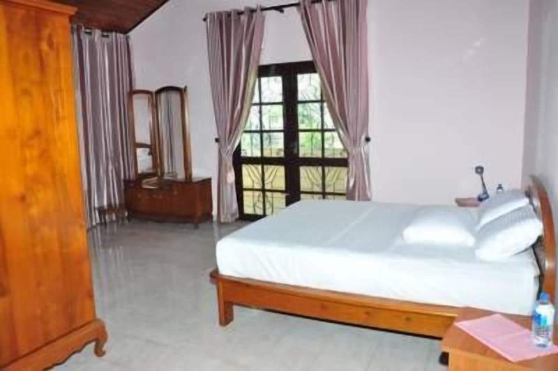 Sugandi Inn image