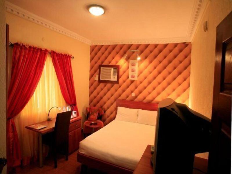 Vines Hotel image