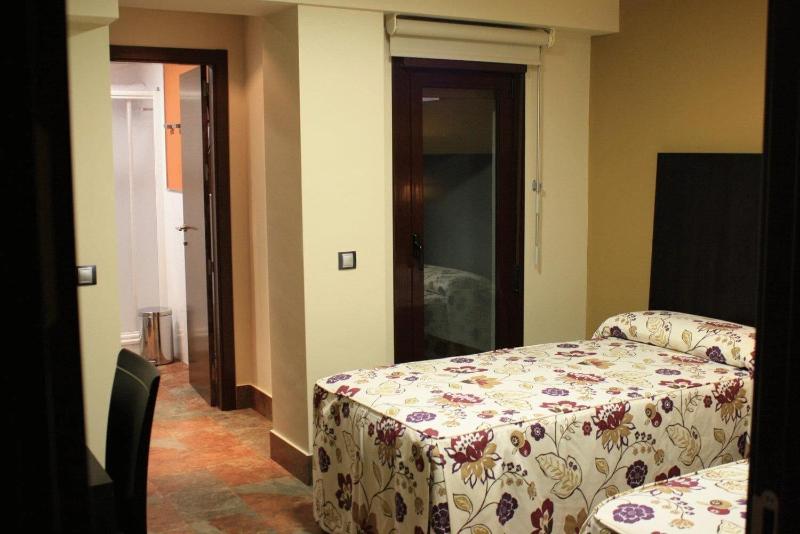 Hostal La Bartola image